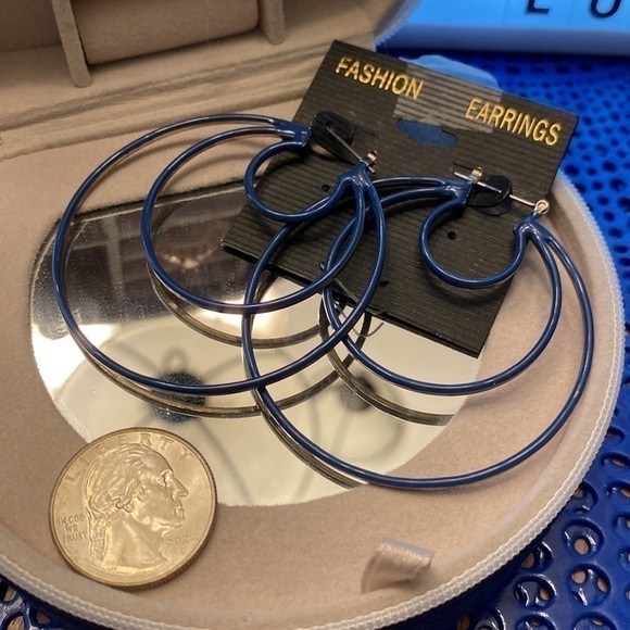 💫 Blue hoop earrings. Fun 3 layer design. - Picture 3 of 4